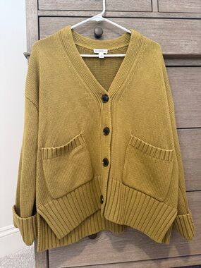Relaxed, Chunky Deep Olive Green Button-Up Women’s Cardigan